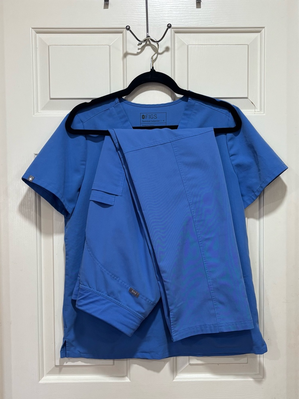 FIGS Ceil Blue Casma Scrub Top and Kade Cargo Pants- size MEDIUM